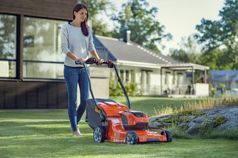 Husqvarna LC 353iVX